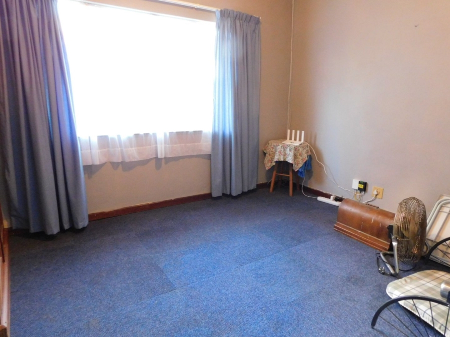 6 Bedroom Property for Sale in Dobson Western Cape